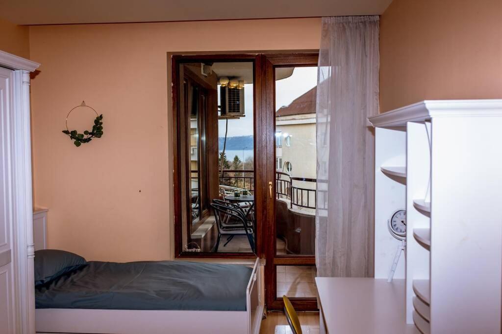 Sea View Apartment Next To Sea Garden And Beach Varna Buitenkant foto