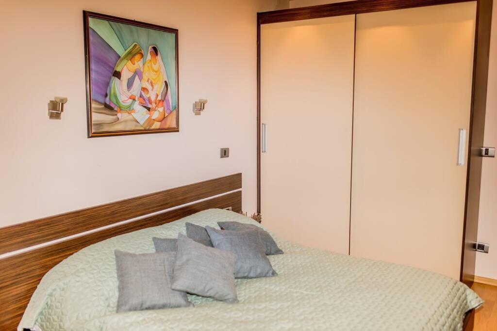 Sea View Apartment Next To Sea Garden And Beach Varna Buitenkant foto