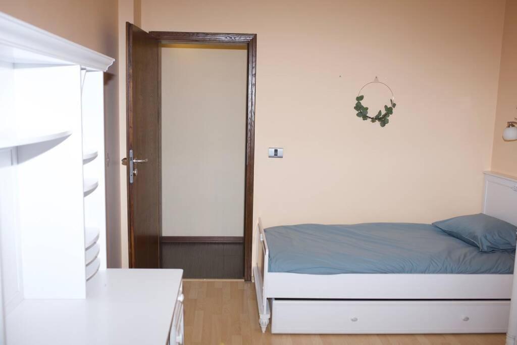 Sea View Apartment Next To Sea Garden And Beach Varna Buitenkant foto